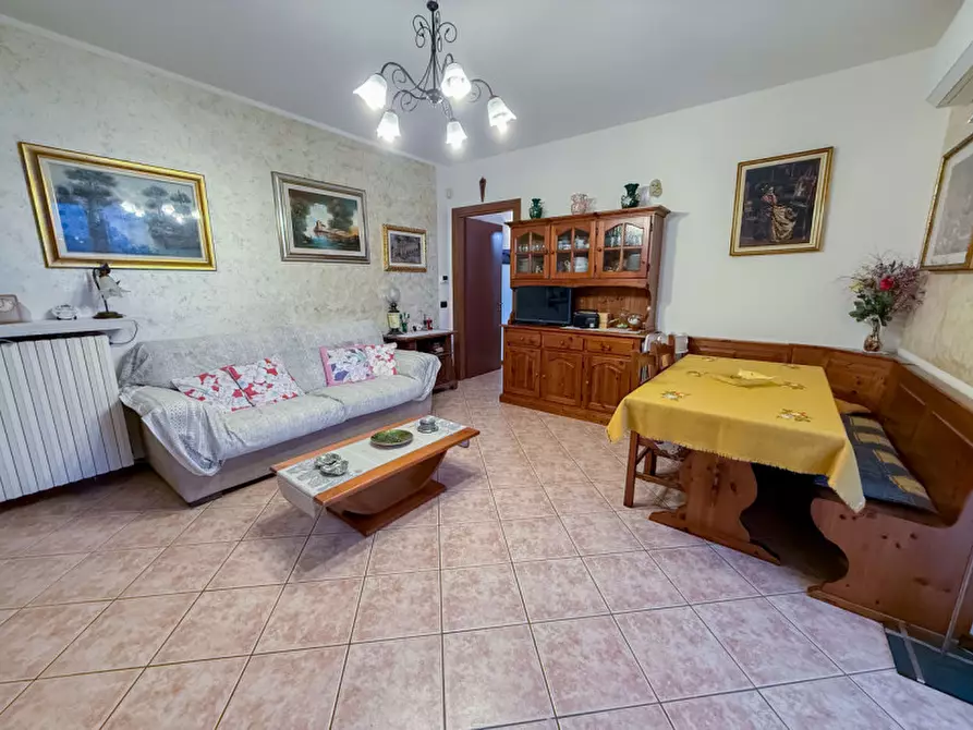 Immagine 3 di Appartamento in vendita  a Casorate Primo