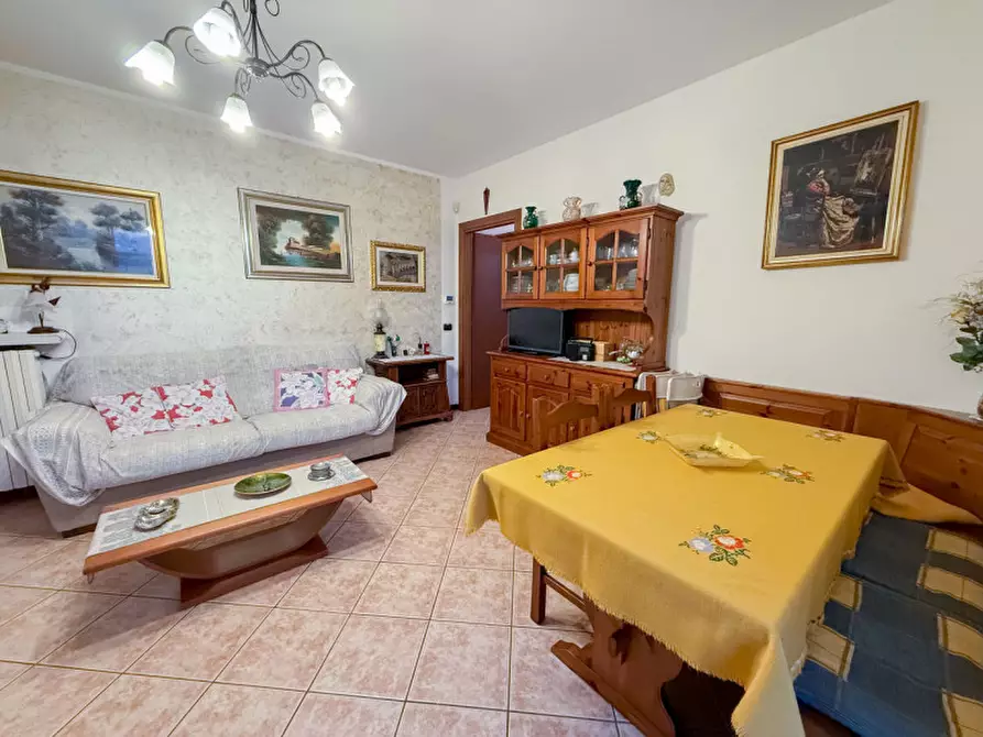 Immagine 4 di Appartamento in vendita  a Casorate Primo