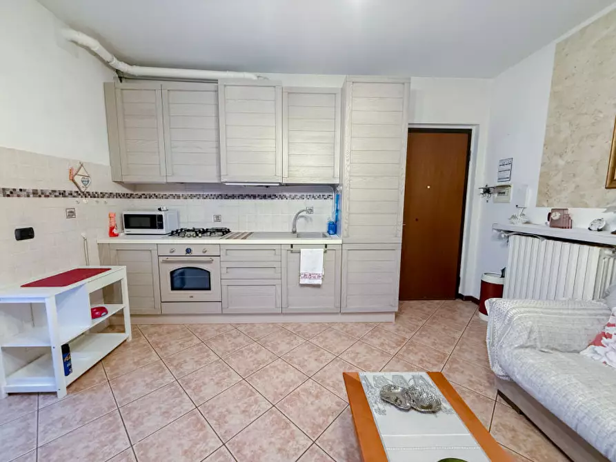 Immagine 7 di Appartamento in vendita  a Casorate Primo