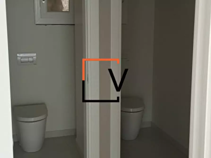 Immagine 5 di Negozio in vendita  in Via Leopardi a Preganziol