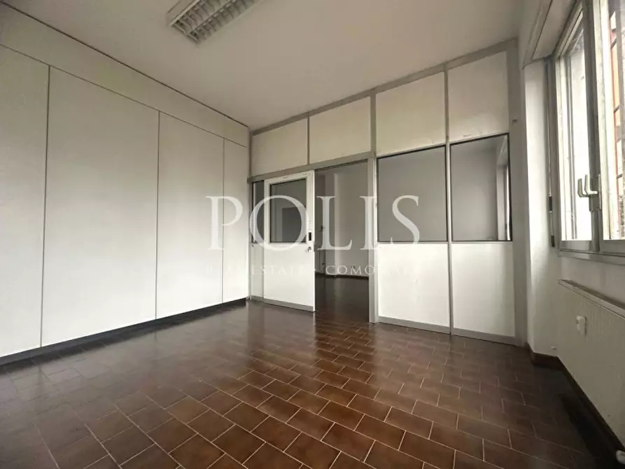 Immagine 9 di Ufficio in vendita  in via Piave a Como