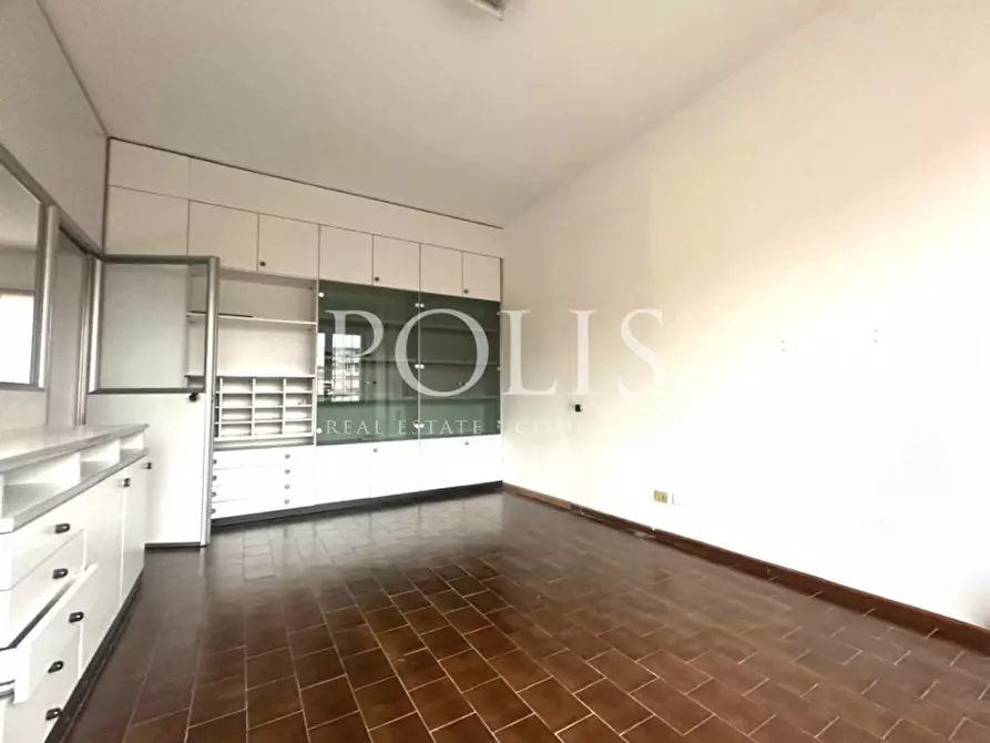 Immagine 11 di Ufficio in vendita  in via Piave a Como