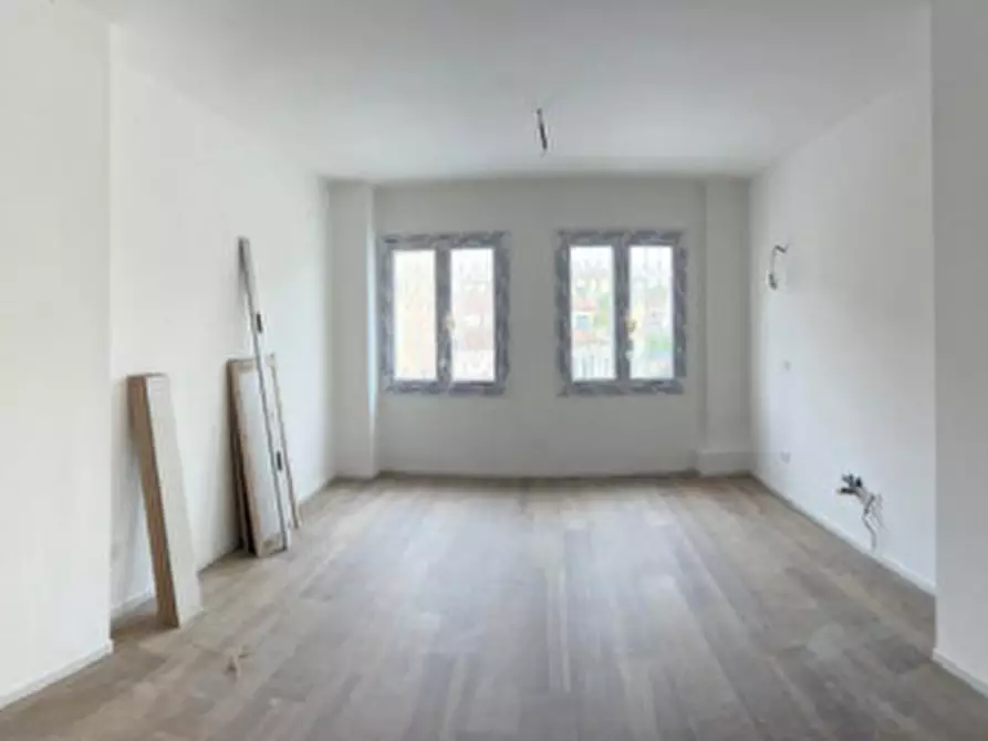 Immagine 5 di Appartamento in vendita  in Via Alessandro Poerio a Venezia