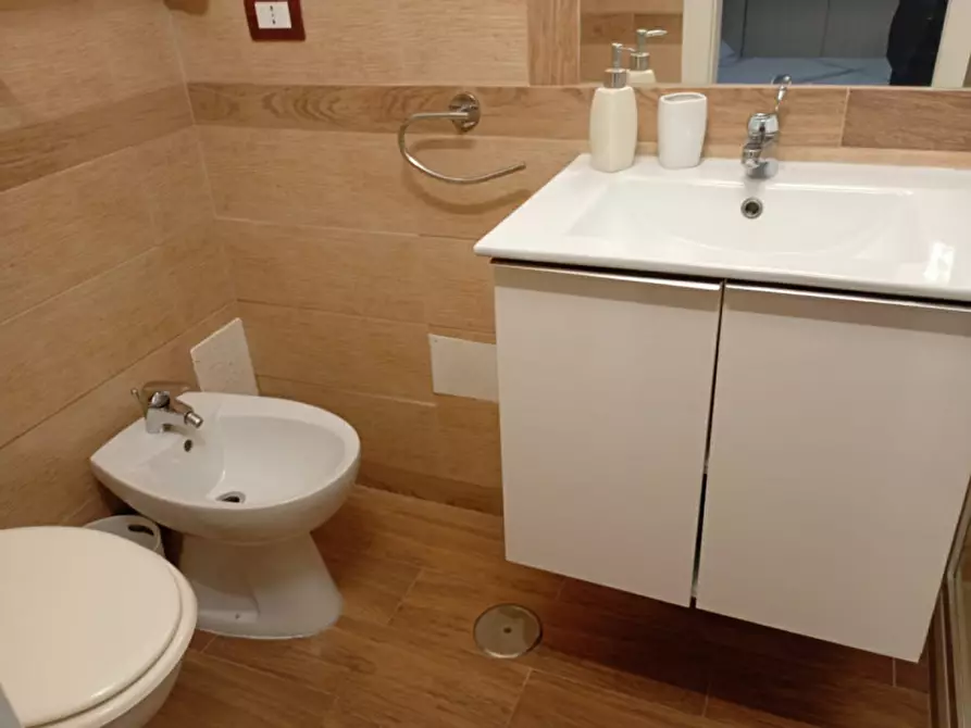 Immagine 37 di Appartamento in affitto  in via rua toscana 11 a Napoli