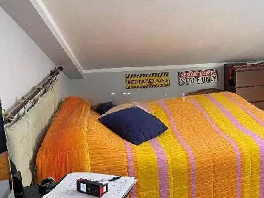 Immagine 5 di Appartamento in vendita  in VIA MADIGNANO a Roma