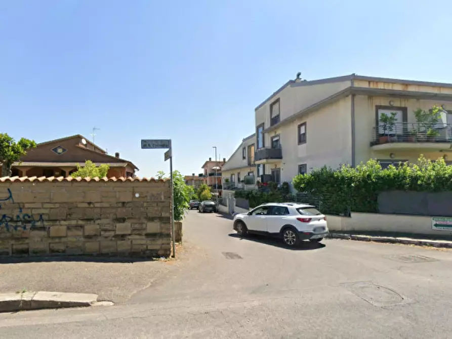 Immagine 10 di Appartamento in vendita  in VIA MADIGNANO a Roma