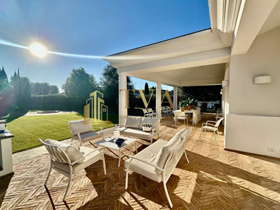 Immagine 6 di Villa in vendita  in Via Zenone di Elea a Roma