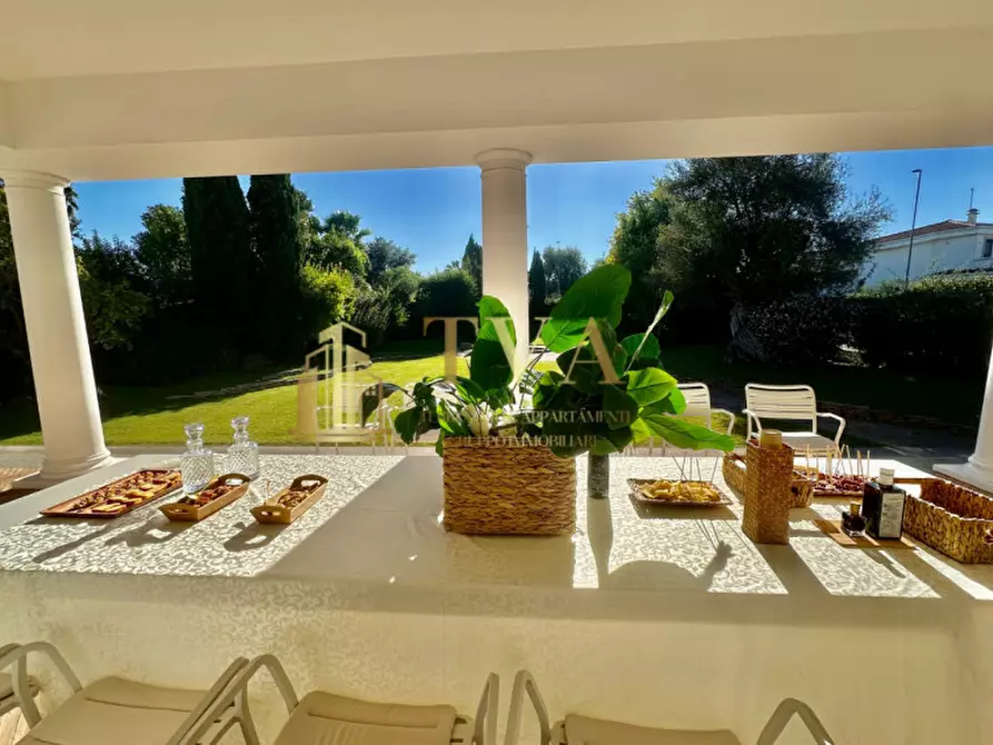 Immagine 8 di Villa in vendita  in Via Zenone di Elea a Roma