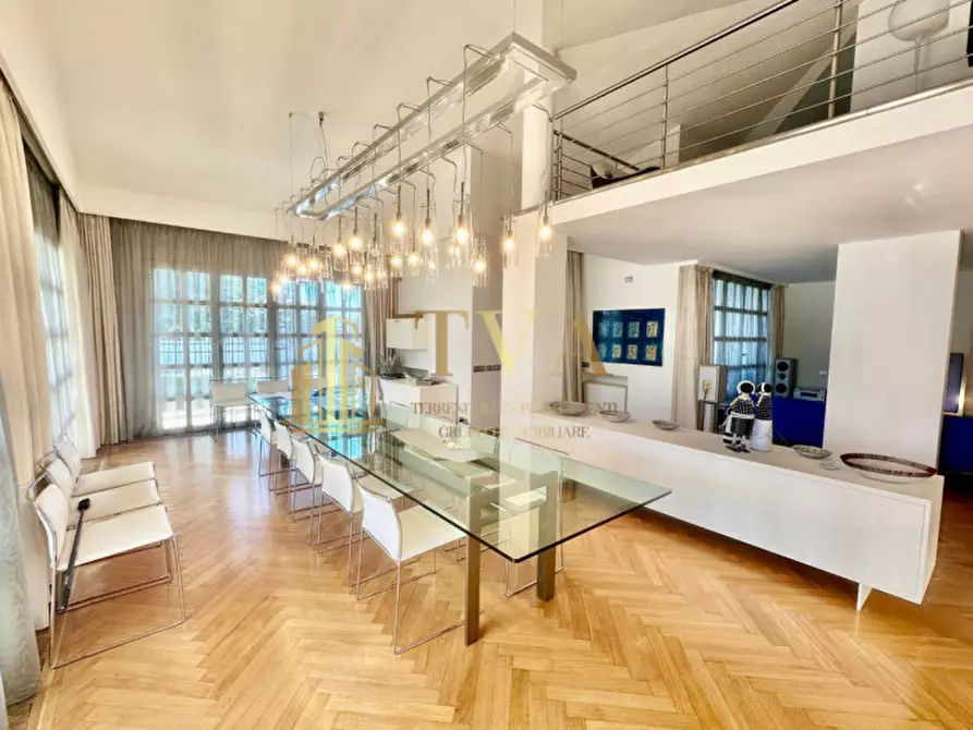 Immagine 10 di Villa in vendita  in Via Zenone di Elea a Roma