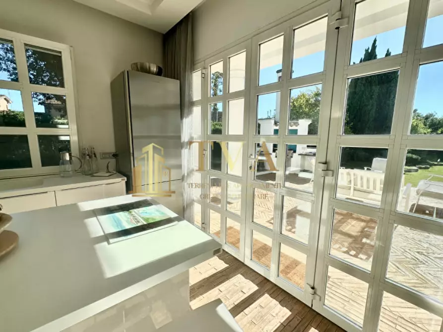 Immagine 14 di Villa in vendita  in Via Zenone di Elea a Roma