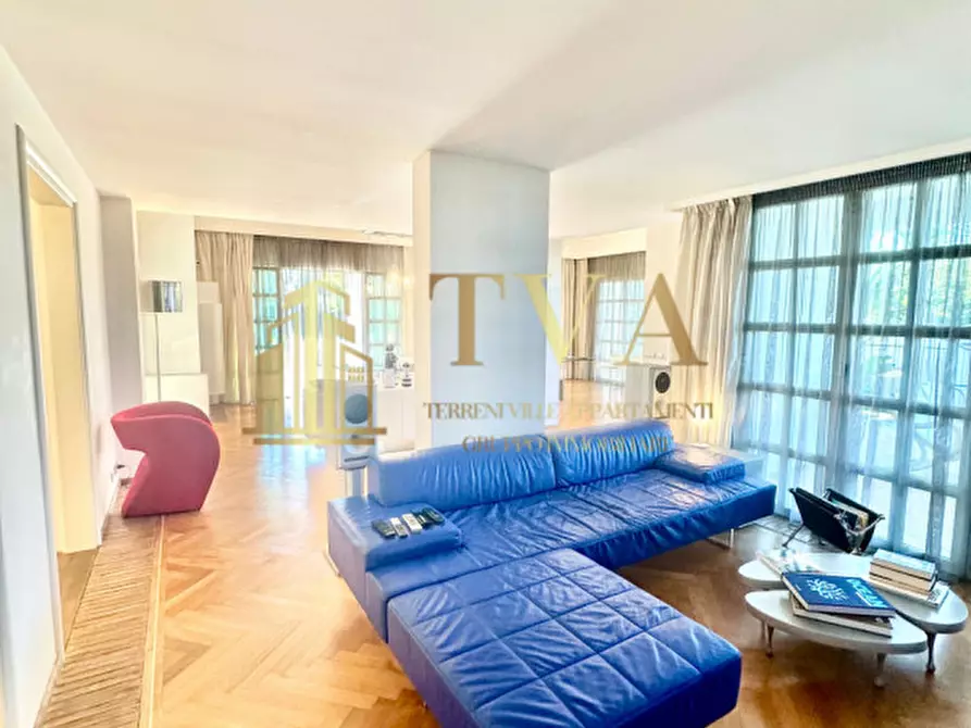 Immagine 19 di Villa in vendita  in Via Zenone di Elea a Roma