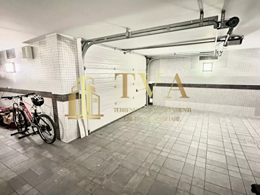 Immagine 23 di Villa in vendita  in Via Zenone di Elea a Roma