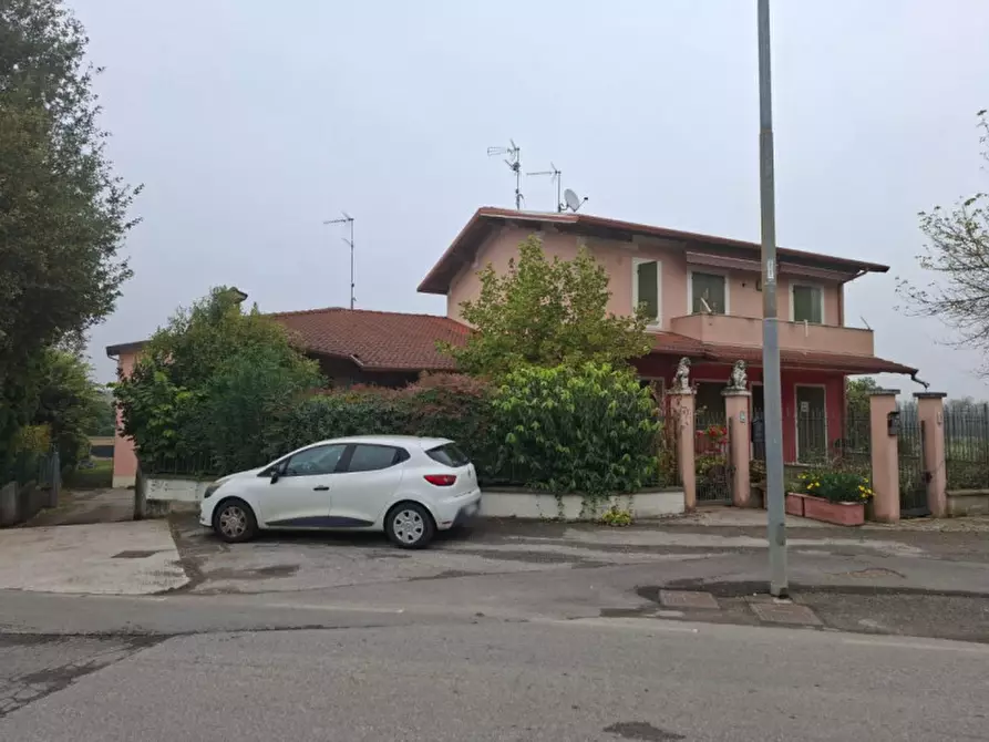 Immagine 1 di Appartamento in vendita  in Via Dossi, N. 7 a Milzano