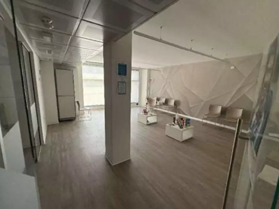Immagine 2 di Ufficio in vendita  in Via del Brennero, 38122 Trento TN, Italia a Trento