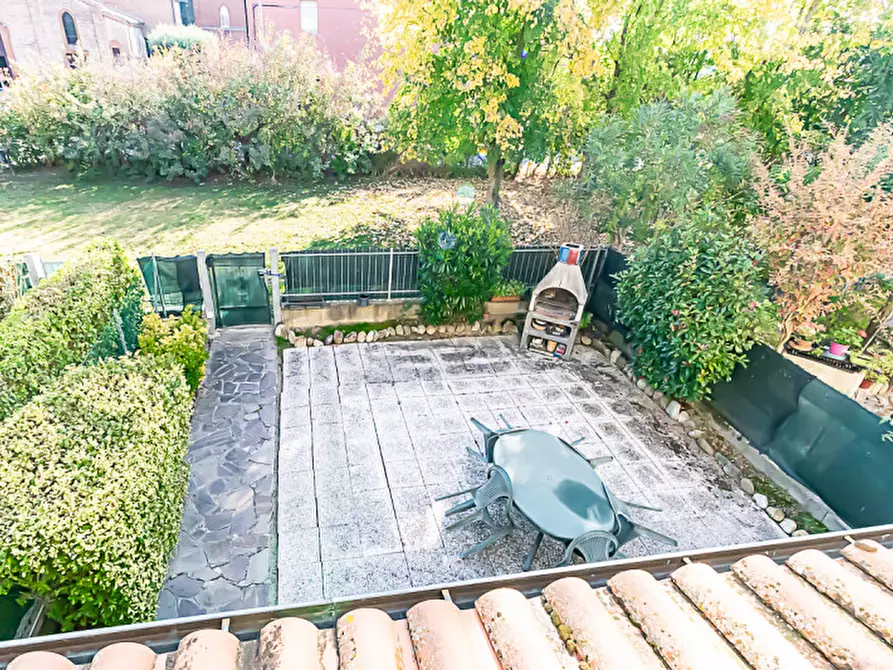 Immagine 23 di Villetta a schiera in vendita  in Via Croce di Vedrana a Budrio