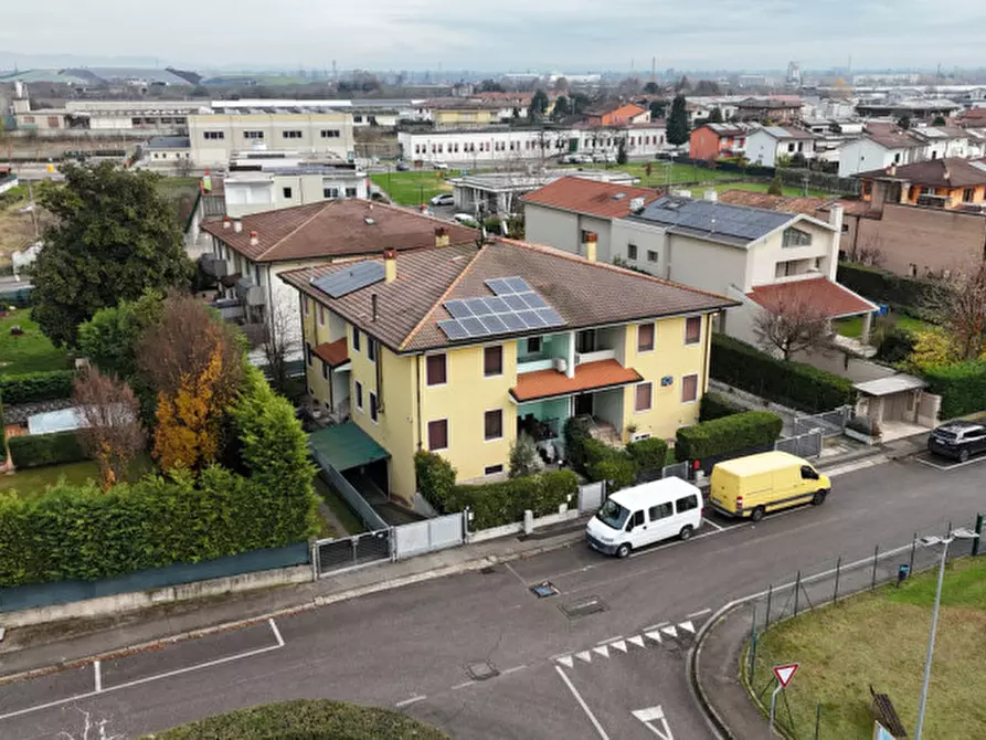 Immagine 1 di Villetta a schiera in vendita  in Via Maria Grazia Deledda a Zevio