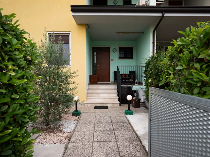 Immagine 4 di Villetta a schiera in vendita  in Via Maria Grazia Deledda a Zevio