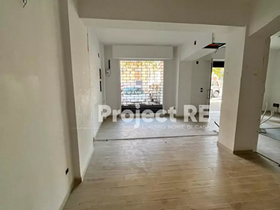 Immagine 2 di Negozio in affitto  in Viale Giovanni Amendola a Reggio Di Calabria