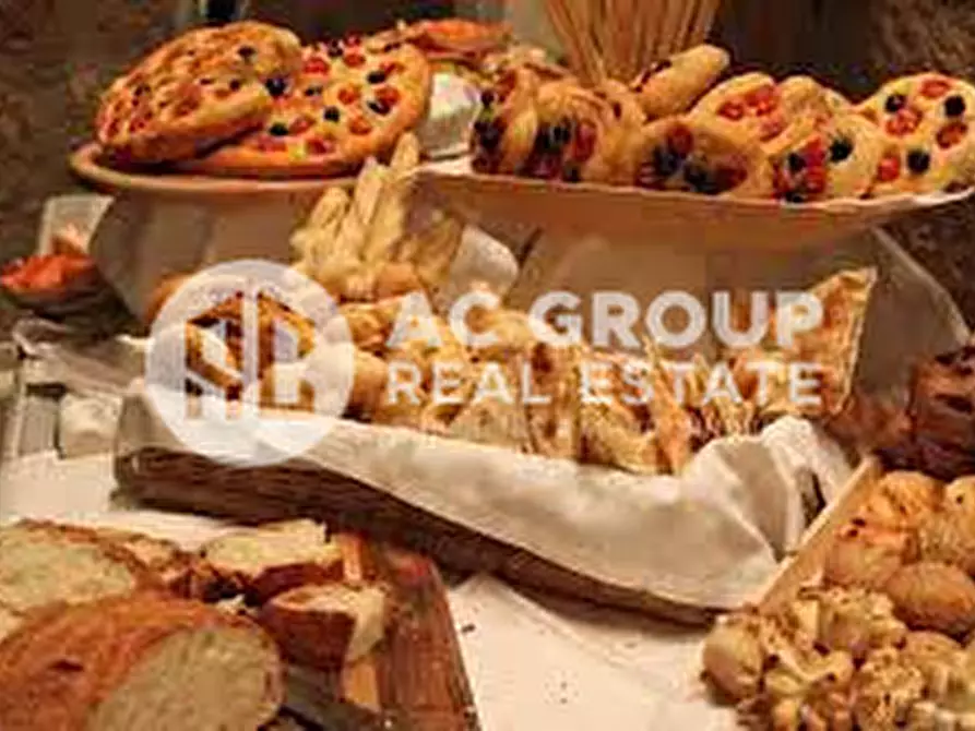 Immagine 5 di Attività commerciale in vendita  in Via Piave a Rovello Porro