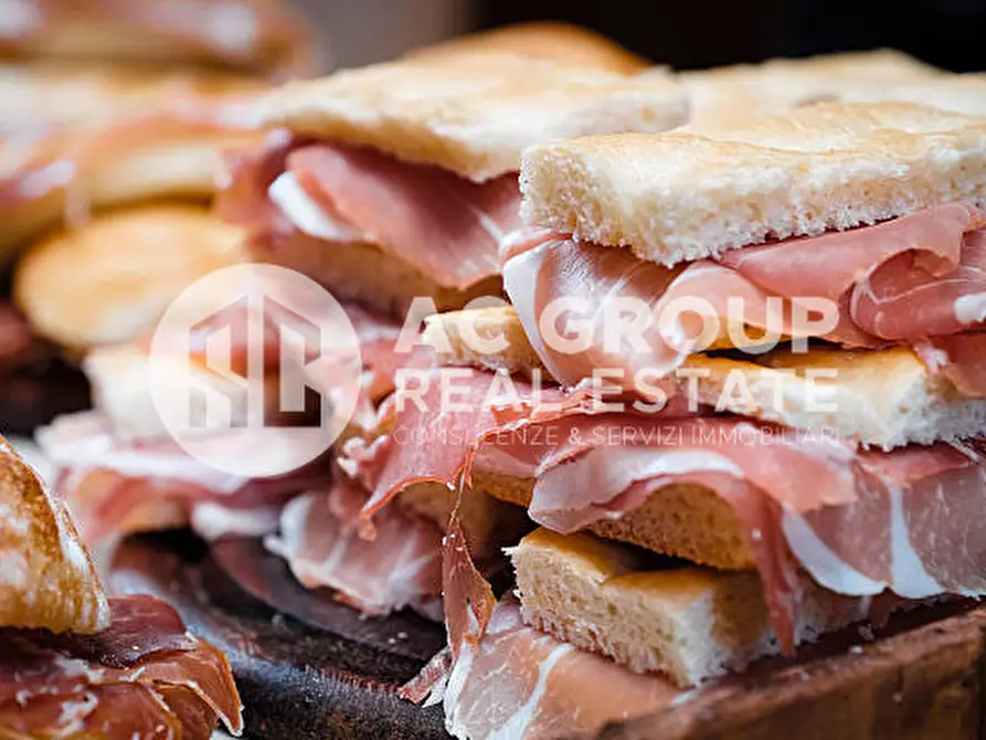 Immagine 10 di Attività commerciale in vendita  in Via Piave a Rovello Porro