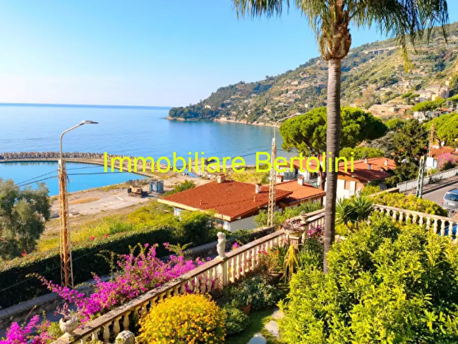 Immagine 3 di Appartamento in vendita  in OSPEDALETTI SUL MARE a Ospedaletti