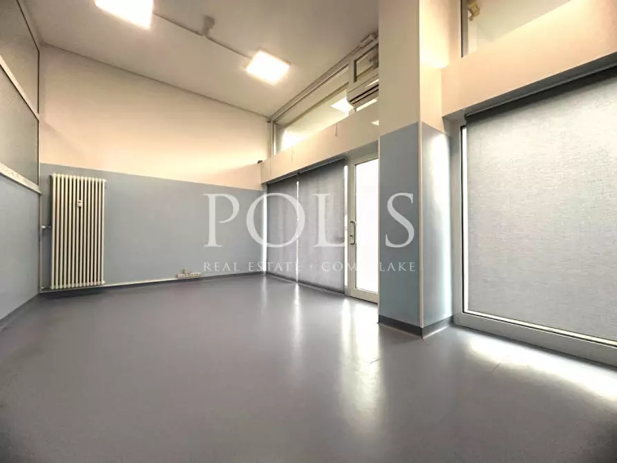 Immagine 4 di Negozio in vendita  in Via Piave a Como