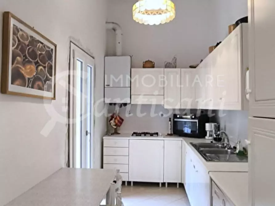 Immagine 11 di Appartamento in vendita  in Viale Francesco Petrarca a Firenze