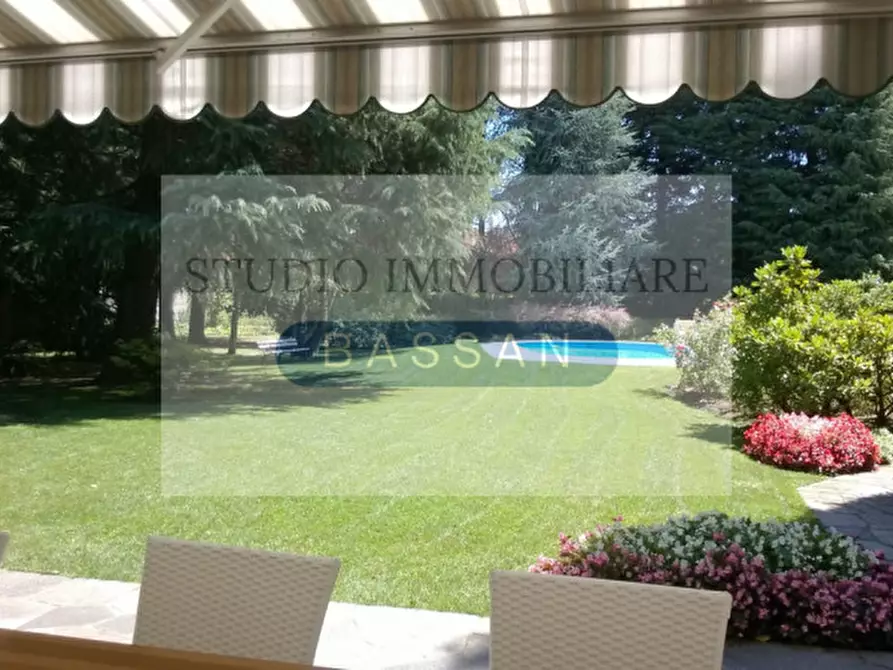 Immagine 4 di Villa in vendita  in via  Tevere 4 a Lonate Pozzolo