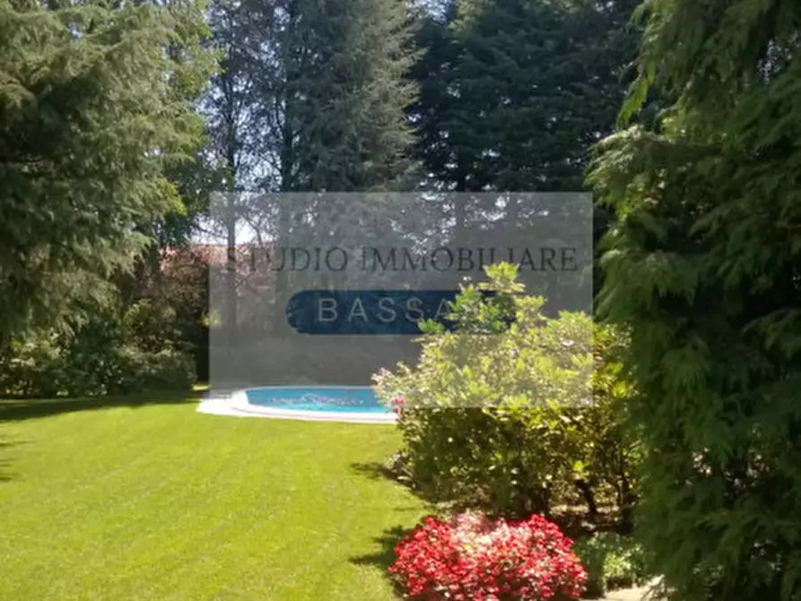 Immagine 5 di Villa in vendita  in via  Tevere 4 a Lonate Pozzolo