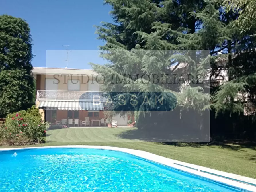 Immagine 9 di Villa in vendita  in via  Tevere 4 a Lonate Pozzolo
