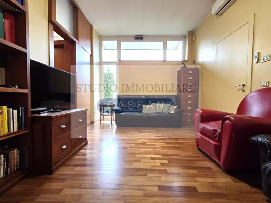 Immagine 20 di Villa in vendita  in via  Tevere 4 a Lonate Pozzolo