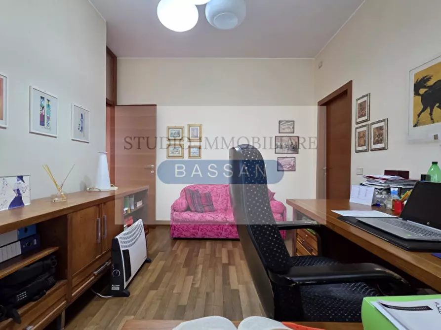 Immagine 24 di Villa in vendita  in via  Tevere 4 a Lonate Pozzolo
