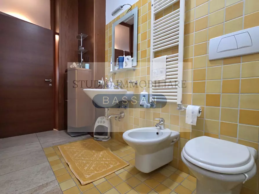 Immagine 25 di Casa indipendente in vendita  in via  Tevere 4 a Lonate Pozzolo