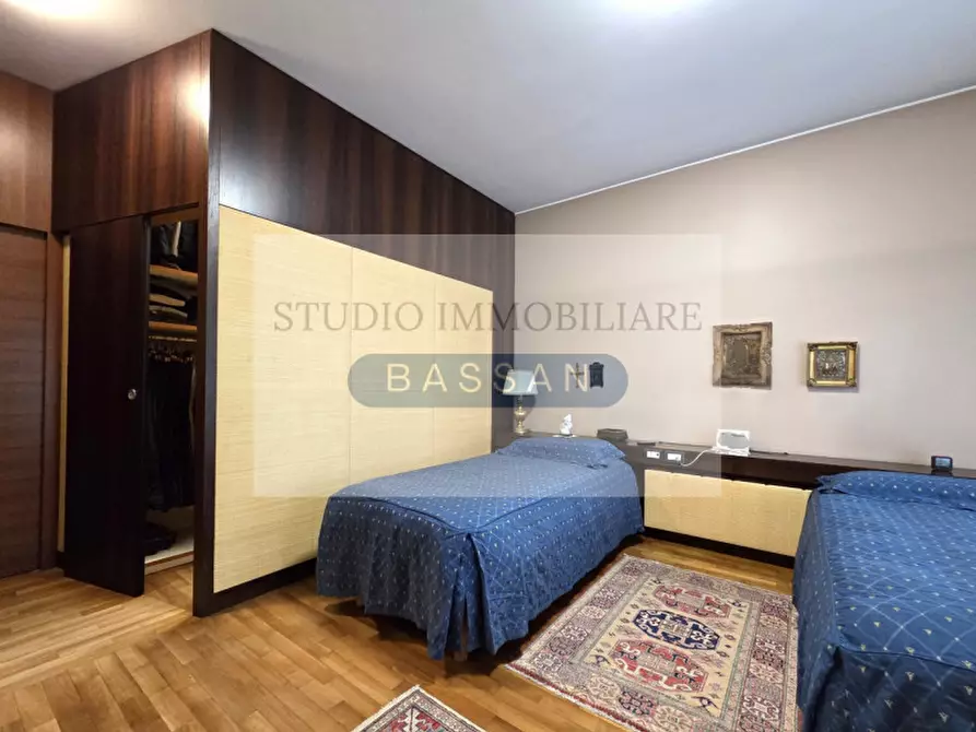 Immagine 28 di Villa in vendita  in via  Tevere 4 a Lonate Pozzolo
