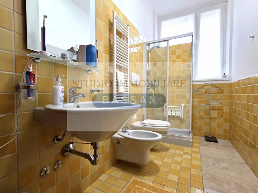 Immagine 29 di Villa in vendita  in via  Tevere 4 a Lonate Pozzolo