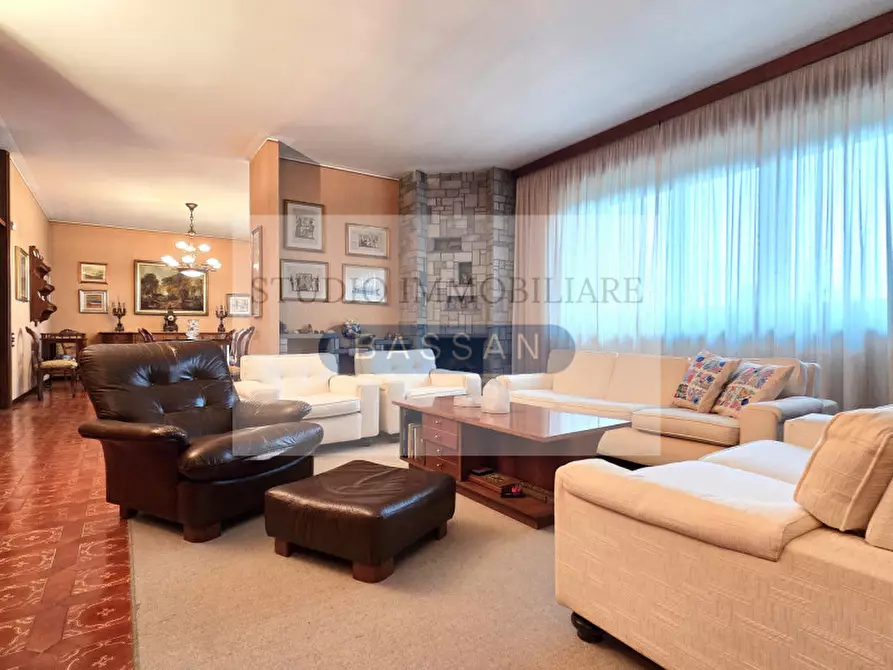 Immagine 36 di Villa in vendita  in via  Tevere 4 a Lonate Pozzolo