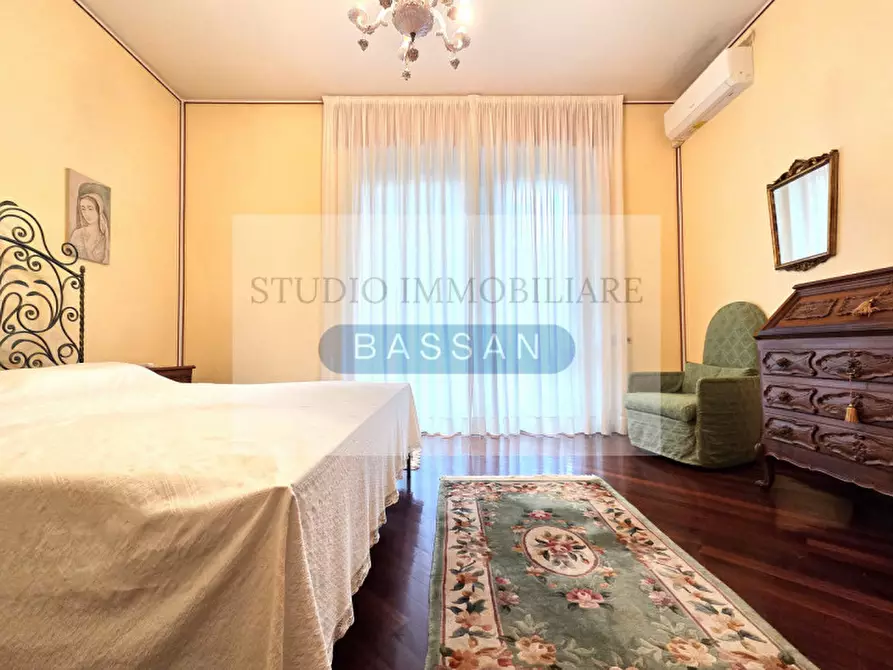 Immagine 41 di Villa in vendita  in via  Tevere 4 a Lonate Pozzolo