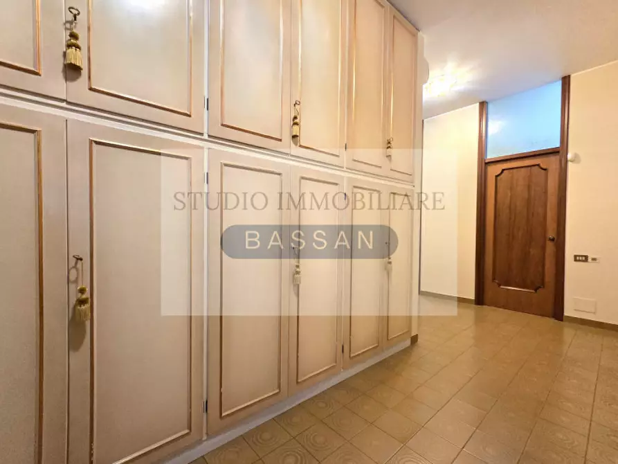 Immagine 42 di Villa in vendita  in via  Tevere 4 a Lonate Pozzolo