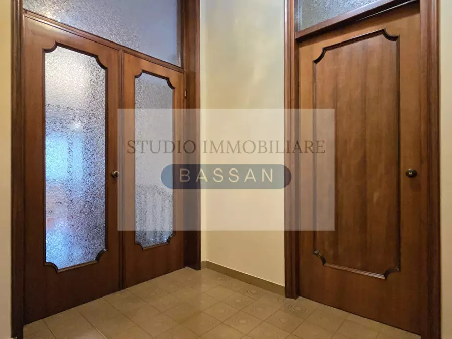 Immagine 43 di Villa in vendita  in via  Tevere 4 a Lonate Pozzolo