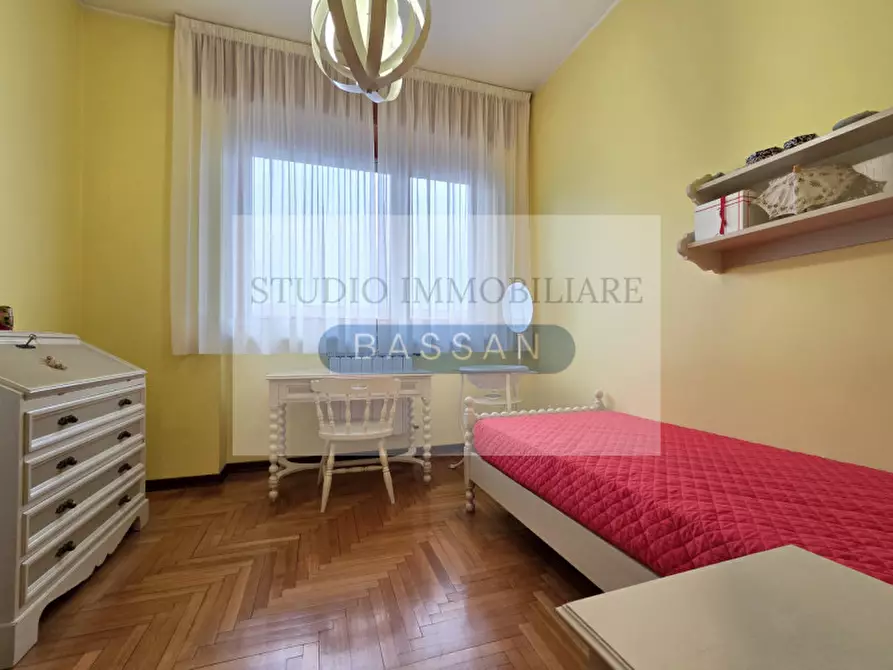 Immagine 44 di Villa in vendita  in via  Tevere 4 a Lonate Pozzolo