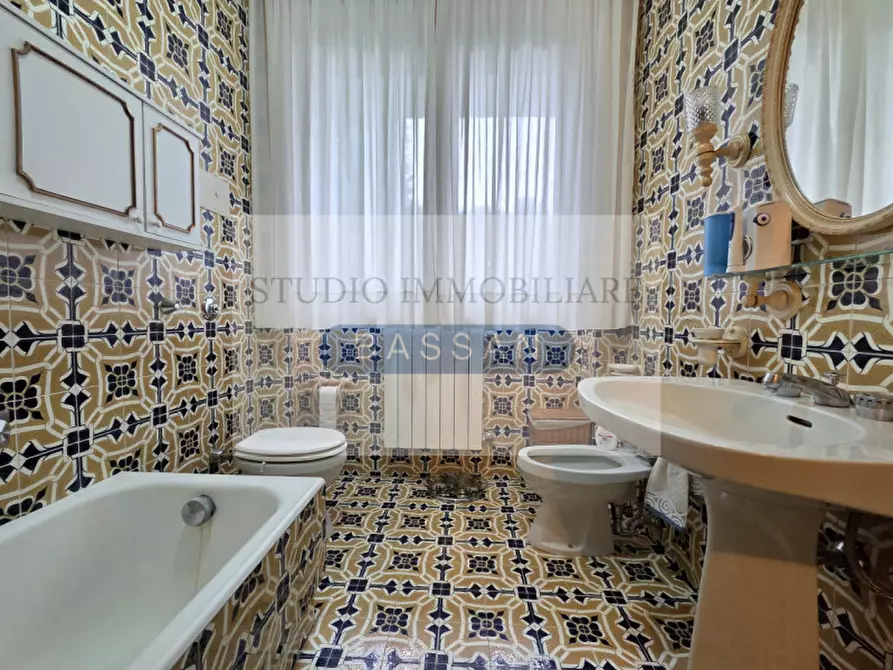 Immagine 46 di Villa in vendita  in via  Tevere 4 a Lonate Pozzolo