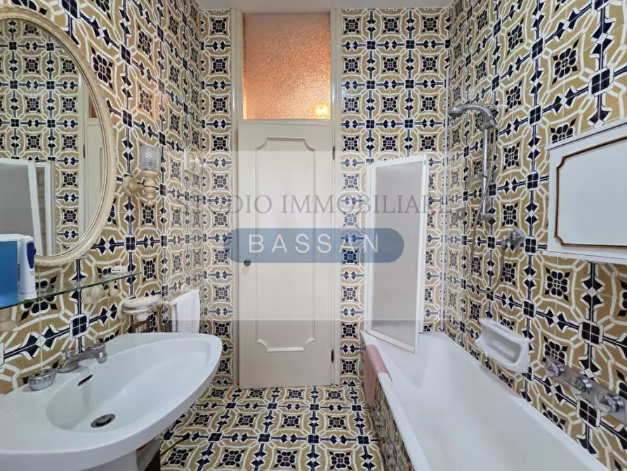 Immagine 47 di Villa in vendita  in via  Tevere 4 a Lonate Pozzolo