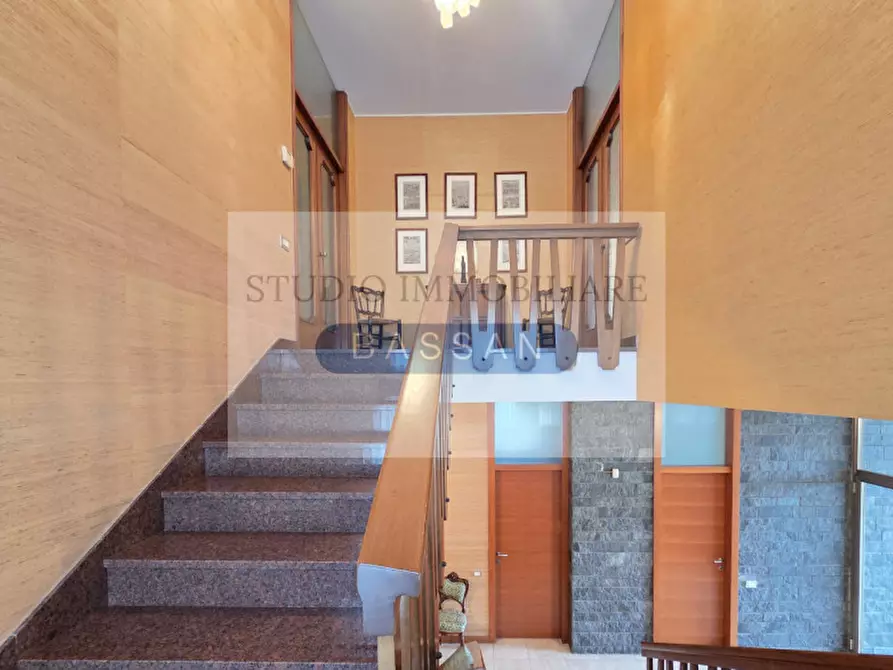 Immagine 55 di Villa in vendita  in via  Tevere 4 a Lonate Pozzolo
