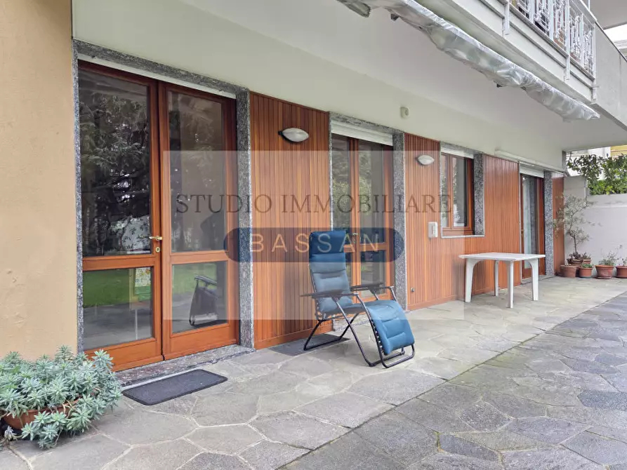 Immagine 59 di Villa in vendita  in via  Tevere 4 a Lonate Pozzolo