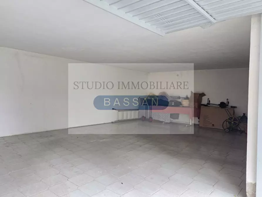 Immagine 60 di Villa in vendita  in via  Tevere 4 a Lonate Pozzolo
