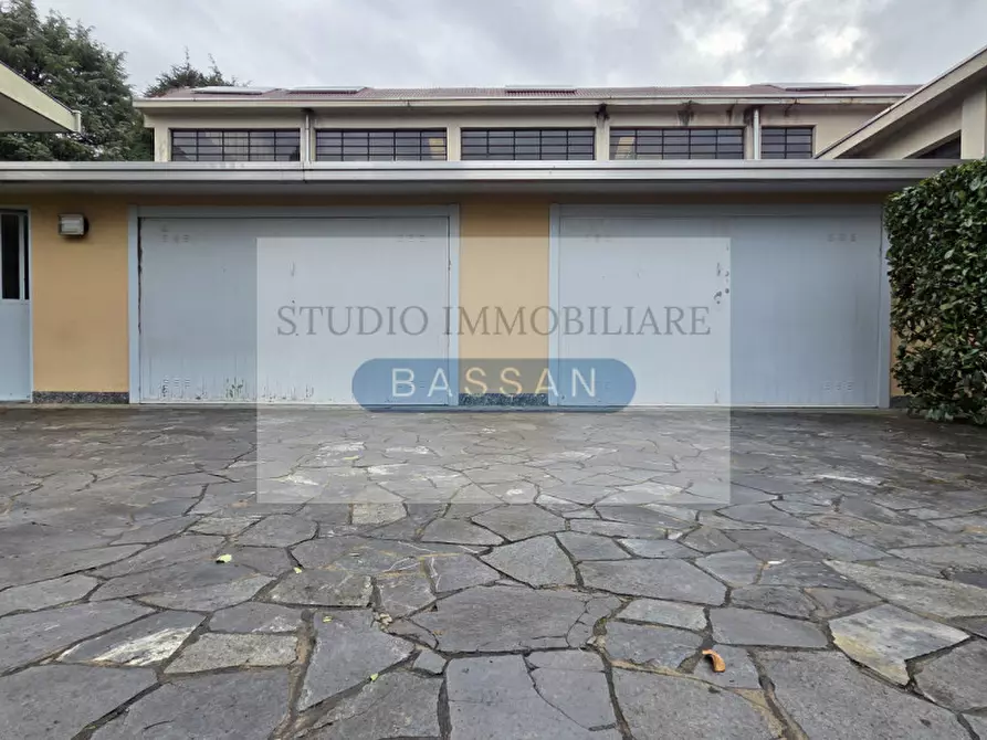 Immagine 62 di Villa in vendita  in via  Tevere 4 a Lonate Pozzolo