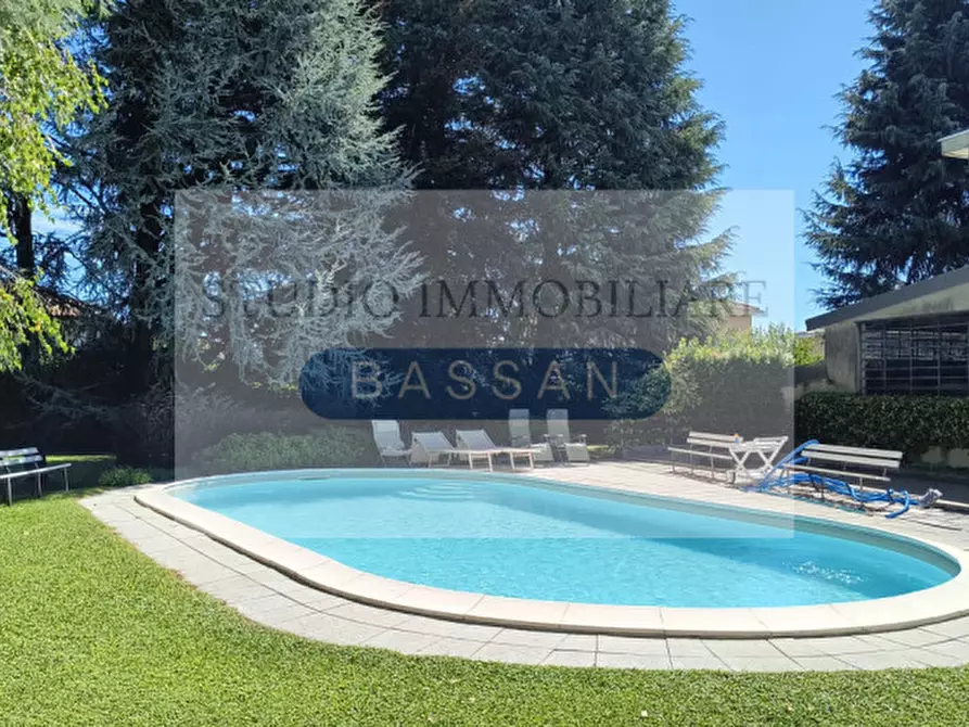 Immagine 68 di Villa in vendita  in via  Tevere 4 a Lonate Pozzolo