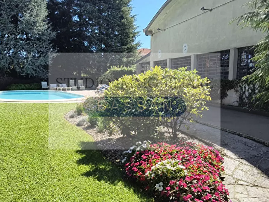 Immagine 72 di Villa in vendita  in via  Tevere 4 a Lonate Pozzolo