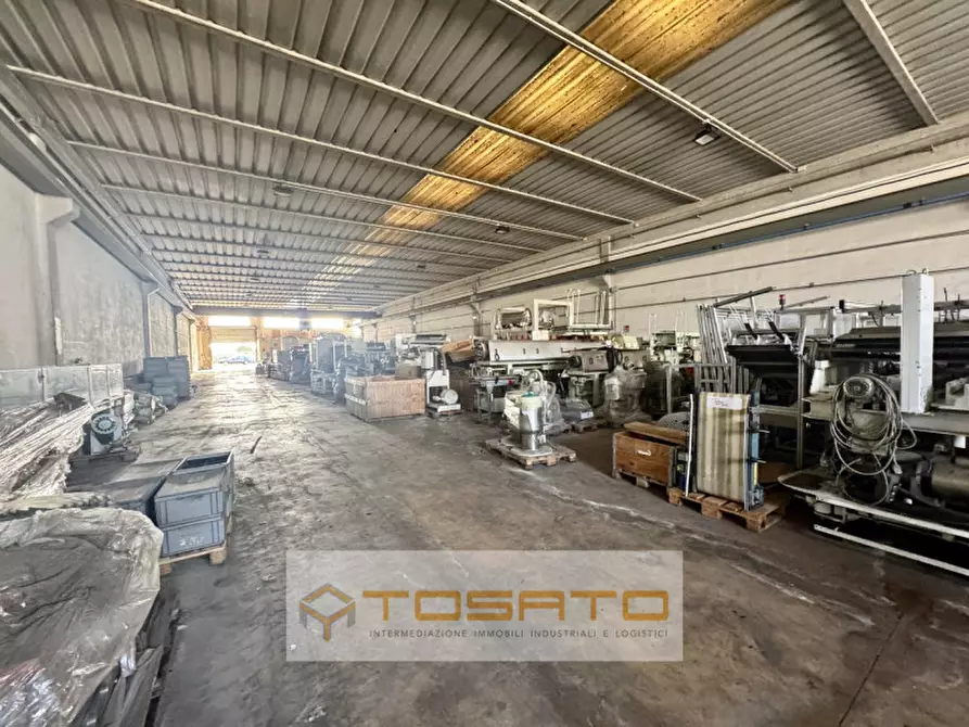 Immagine 2 di Capannone industriale in affitto  a San Giovanni Lupatoto
