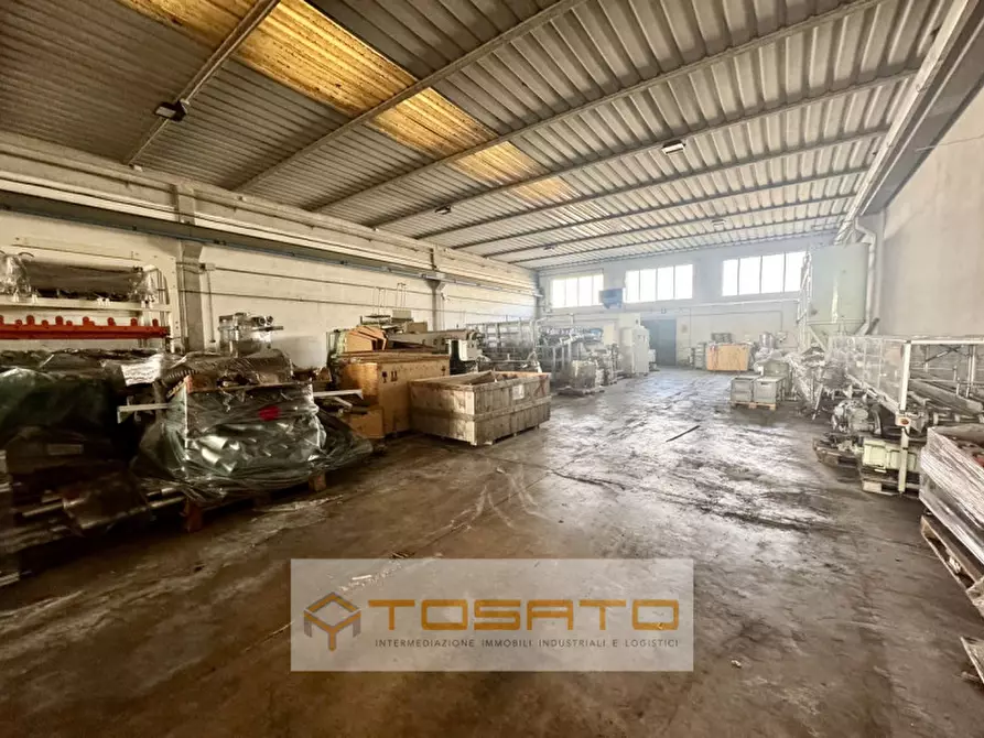 Immagine 2 di Capannone industriale in affitto  a San Giovanni Lupatoto